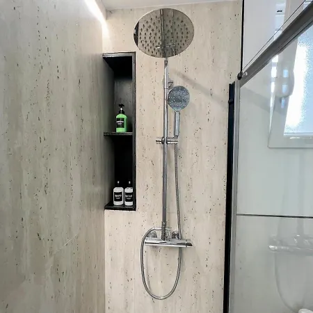 En Córdoba, Puente Y Torre Calahorra Apartamento