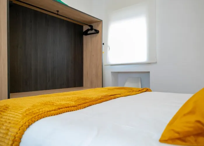 En Cordoba, Puente Y Torre Calahorra Cordova